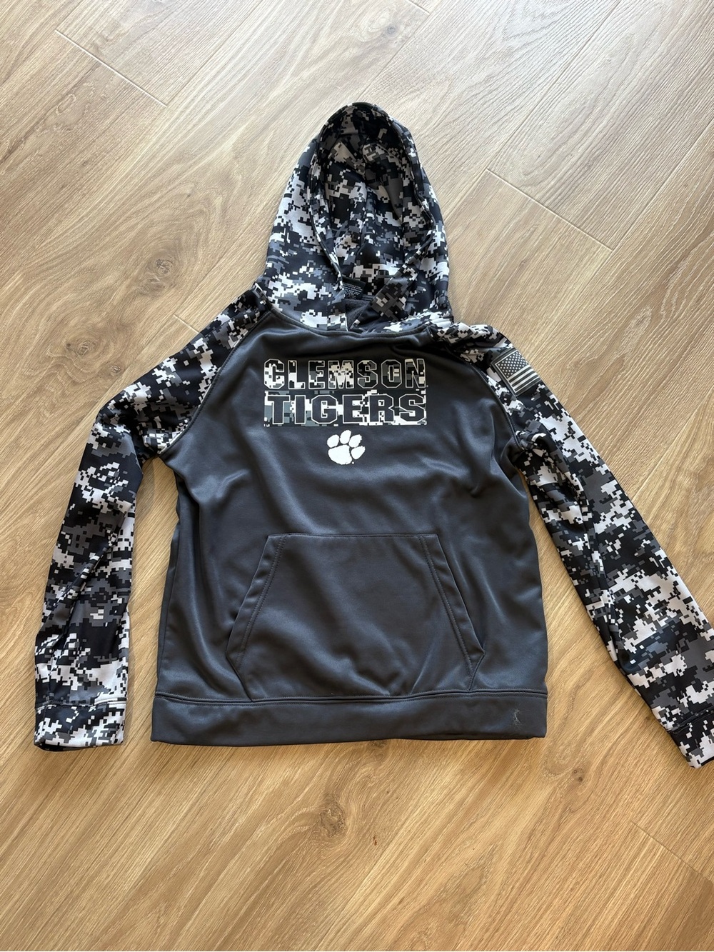 Clemson Tigers Youth Black & Gray Camo Hoodie XL